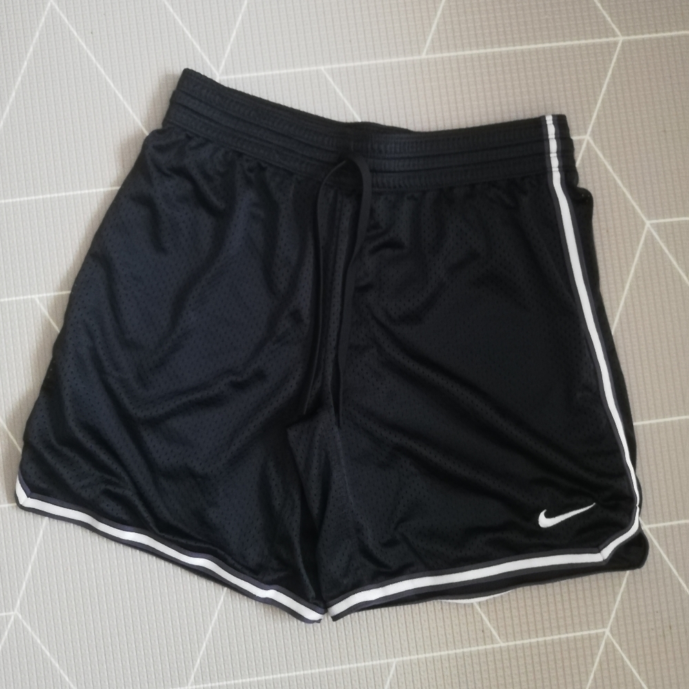 Nike women's basketball shorts xs
